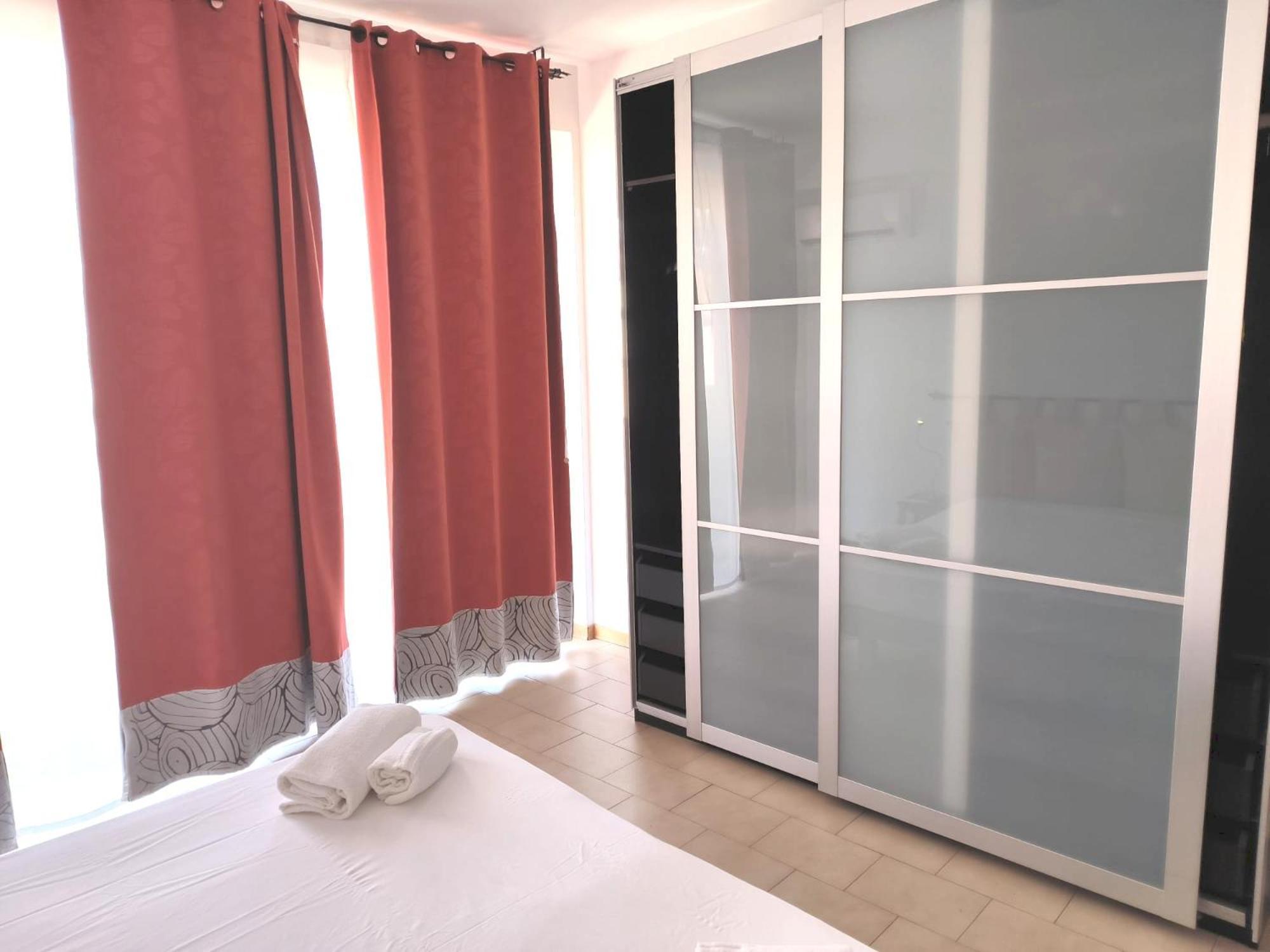 Pozzo Lazzaro Apartments Санта-Тереза-ди-Рива Номер фото