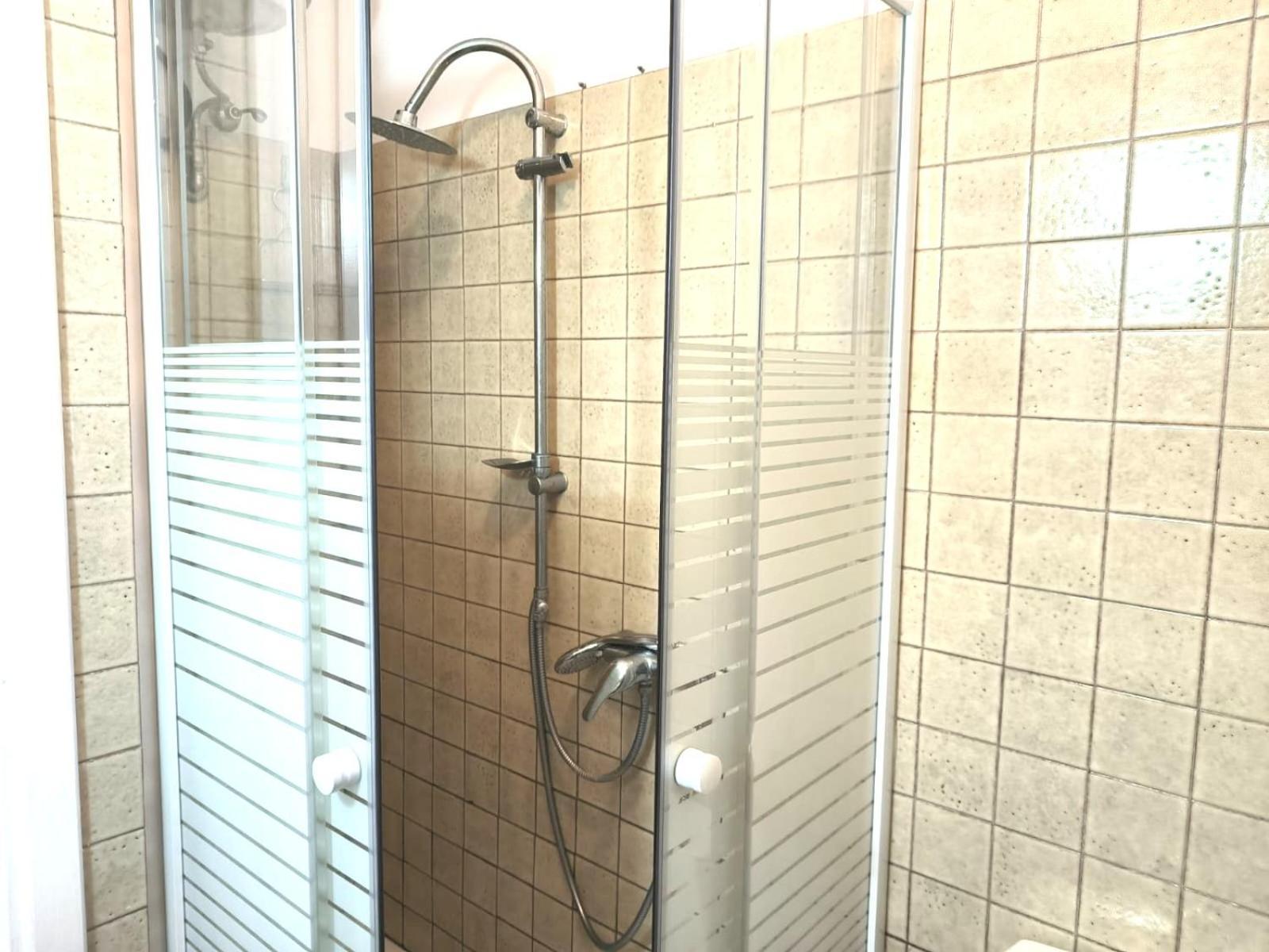 Pozzo Lazzaro Apartments Санта-Тереза-ди-Рива Номер фото