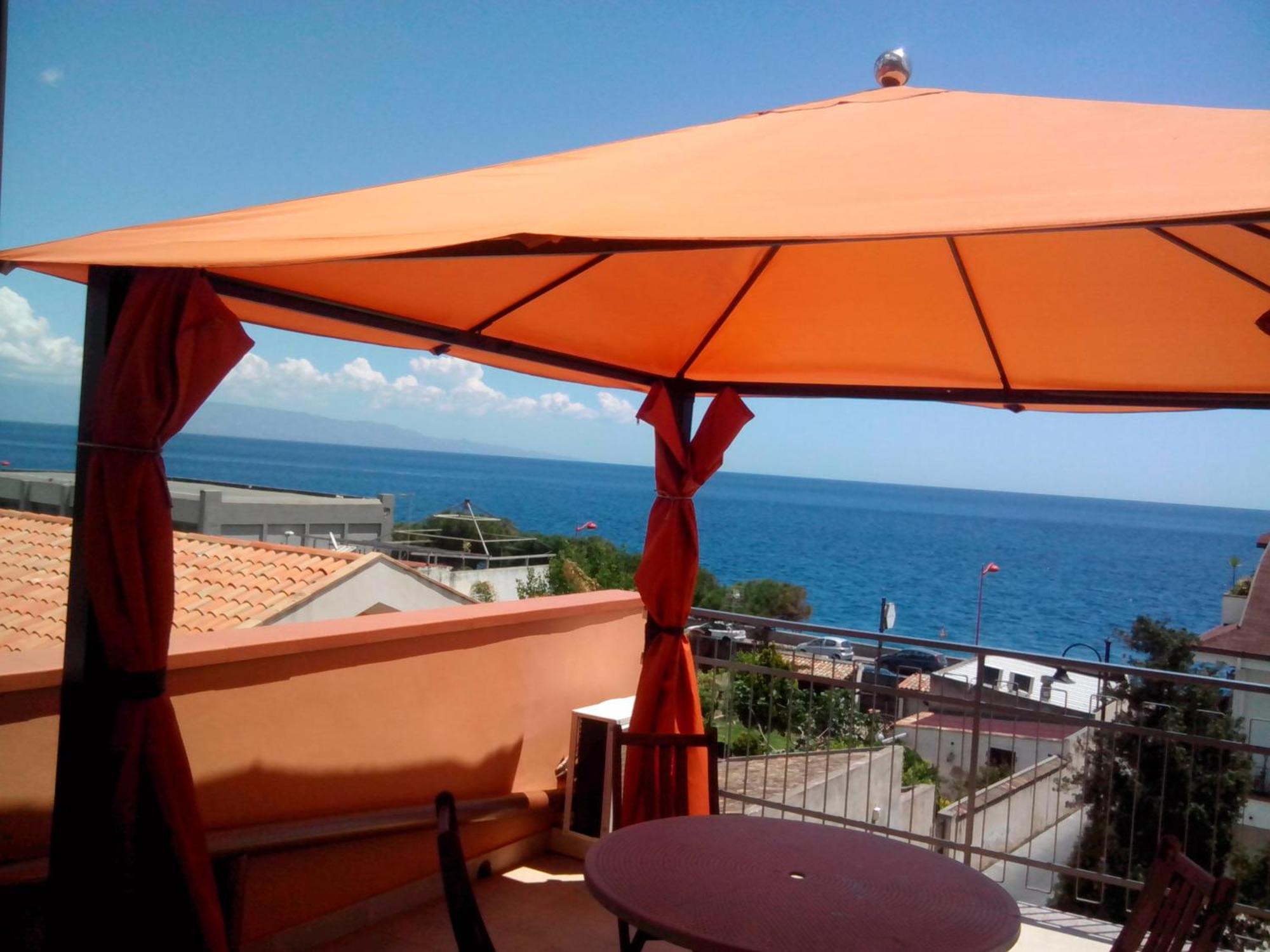 Pozzo Lazzaro Apartments Санта-Тереза-ди-Рива Номер фото