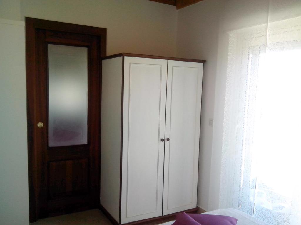 Pozzo Lazzaro Apartments Санта-Тереза-ди-Рива Номер фото
